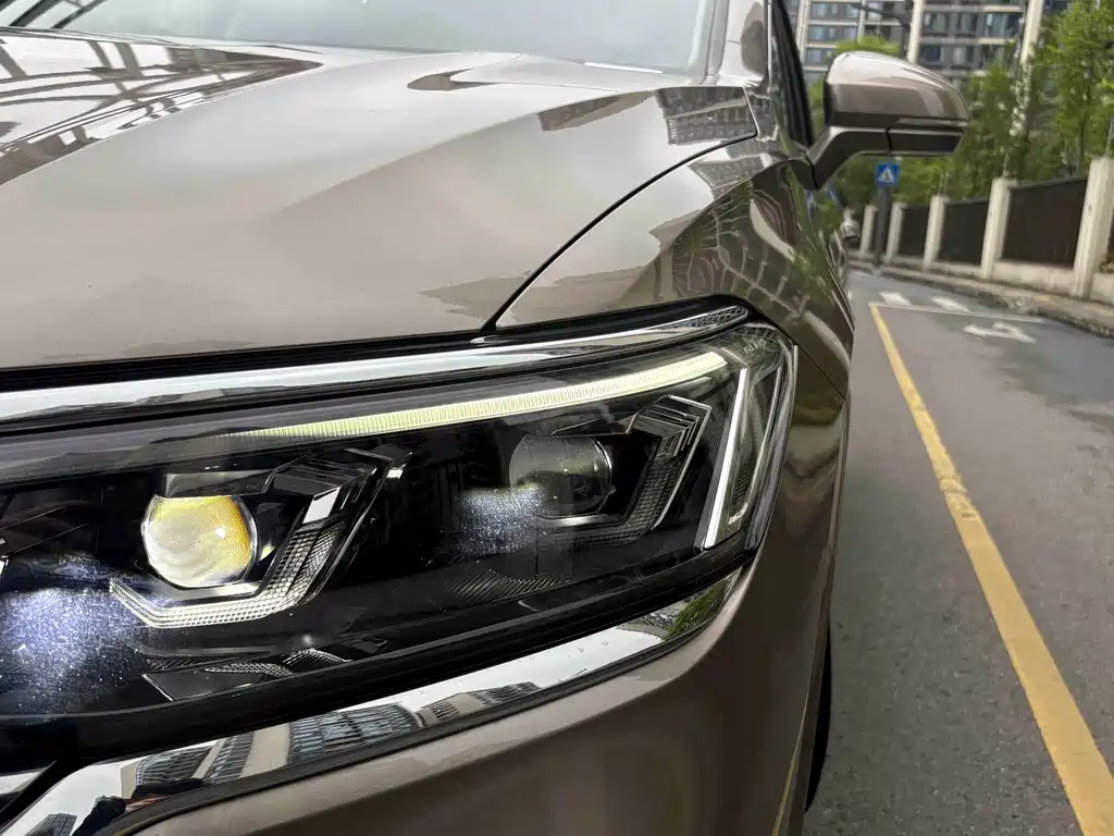 Viloran 2020 380TSI Prestige Edition