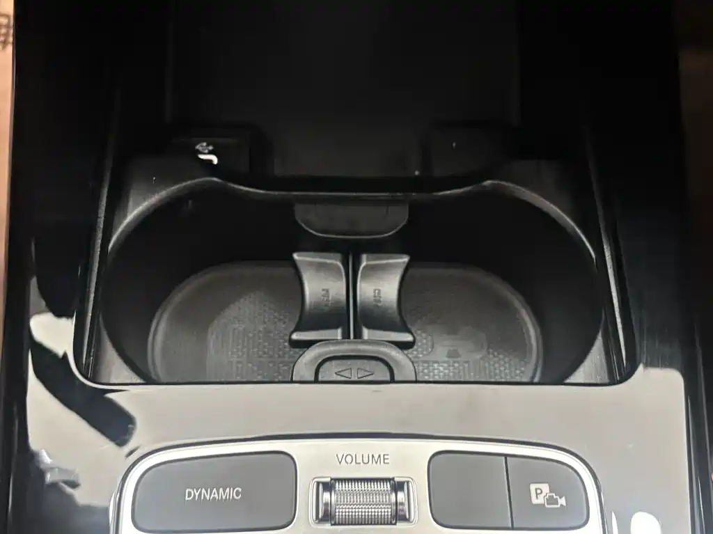 Mercedes-Benz A-Class 2025 A 200 L Fashion Edition