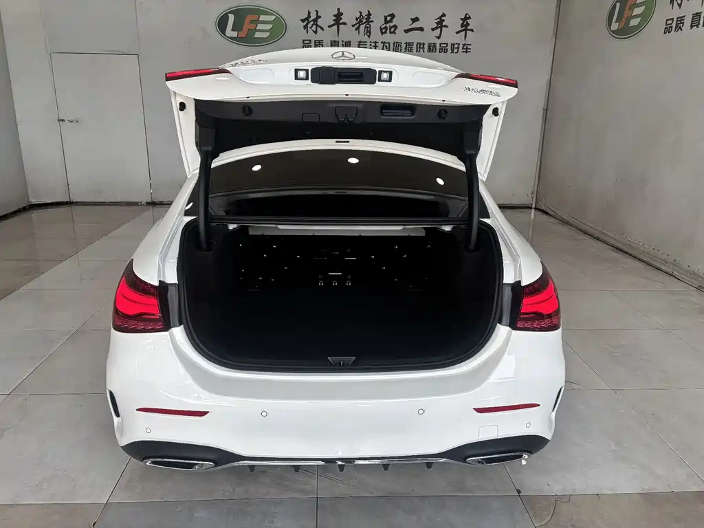 Mercedes-Benz A-Class 2025 A 200 L Fashion Edition