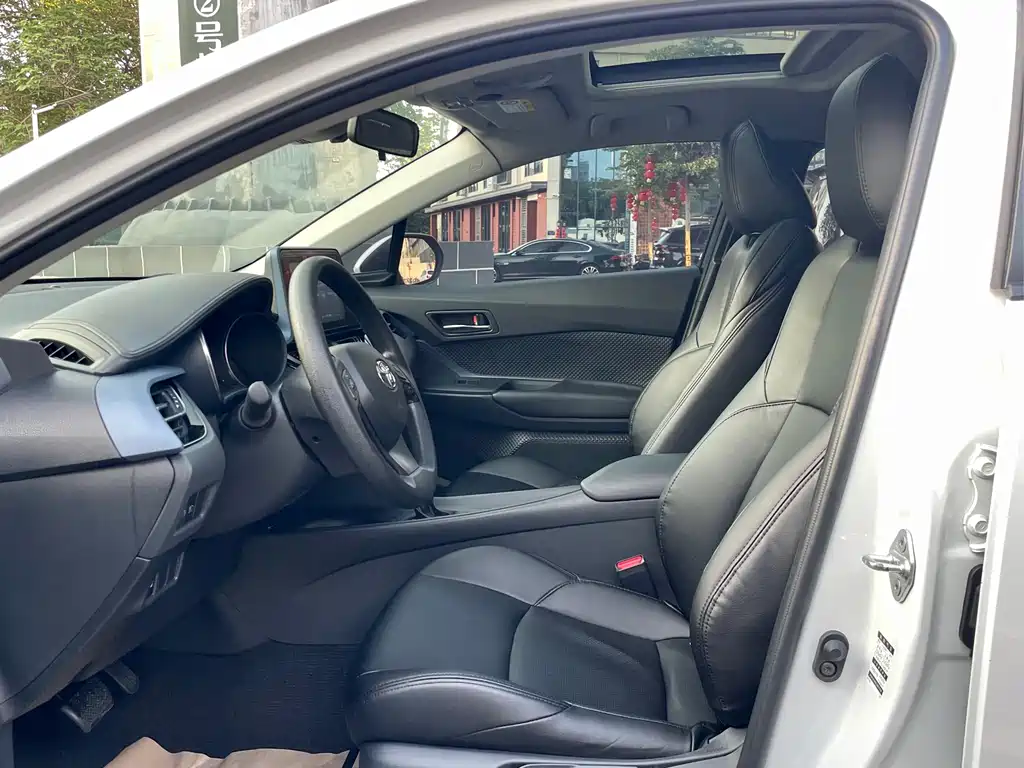 Toyota IZOA 2023 2.0L Yixiang Edition