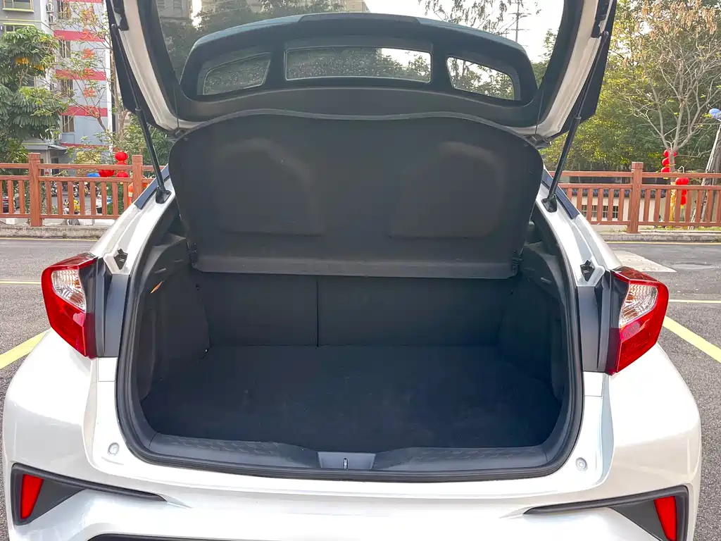 Toyota IZOA 2023 2.0L Yixiang Edition