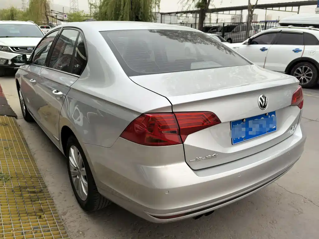 Bora 2018 230TSI DSG Comfort