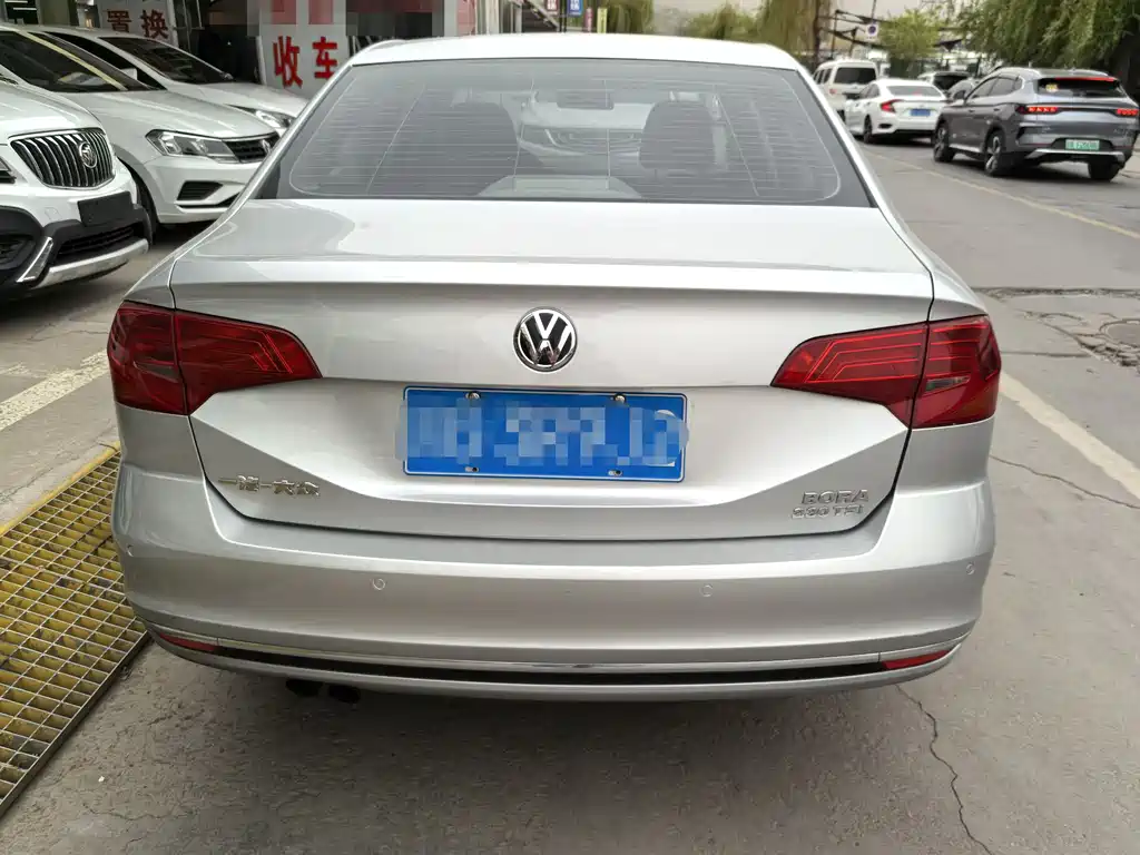 Bora 2018 230TSI DSG Comfort