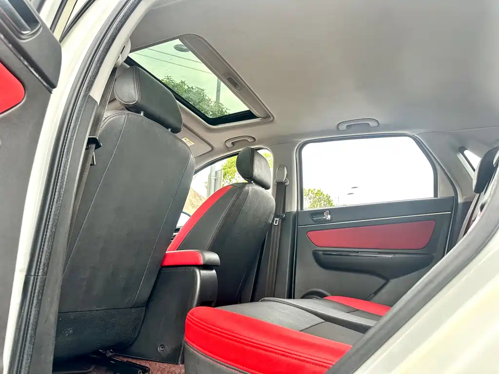 Senova X25 2015 1.5L Manual Elite