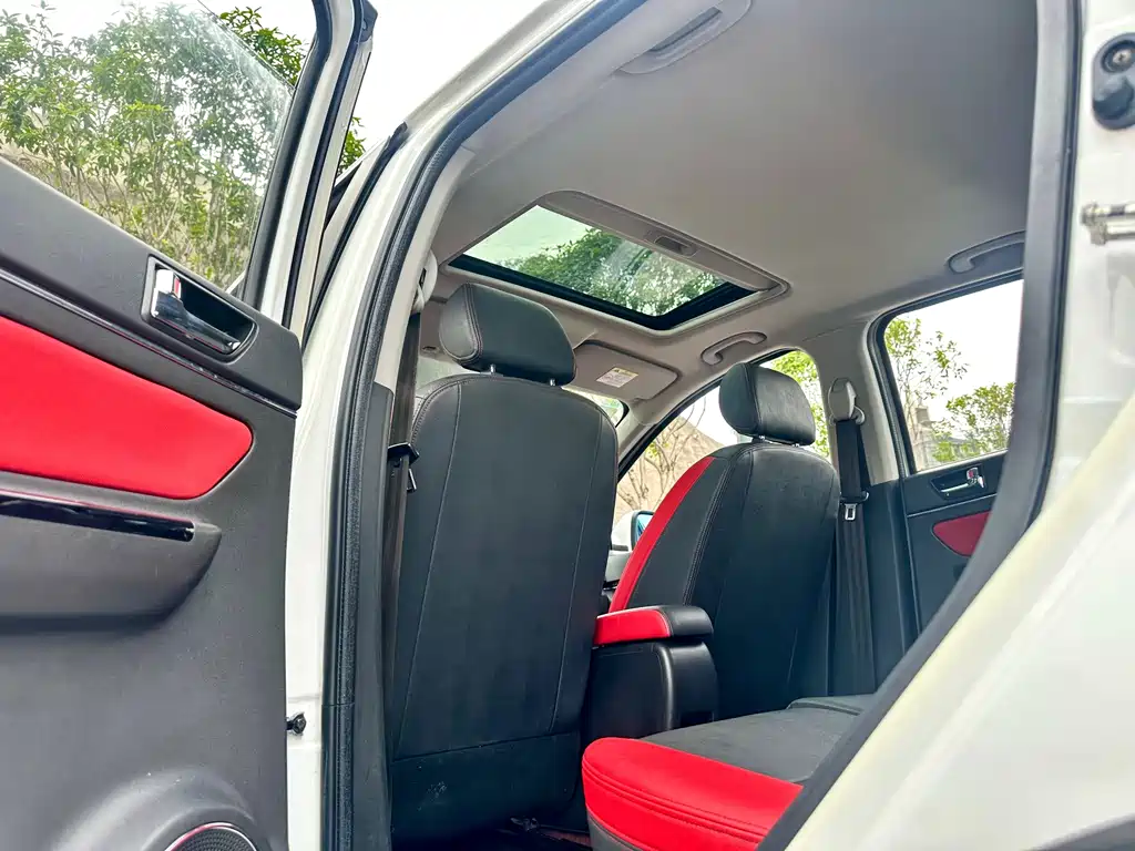 Senova X25 2015 1.5L Manual Elite