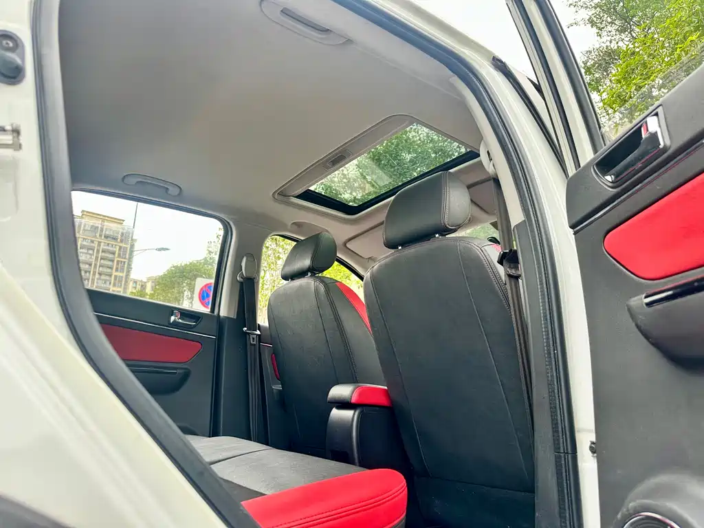 Senova X25 2015 1.5L Manual Elite