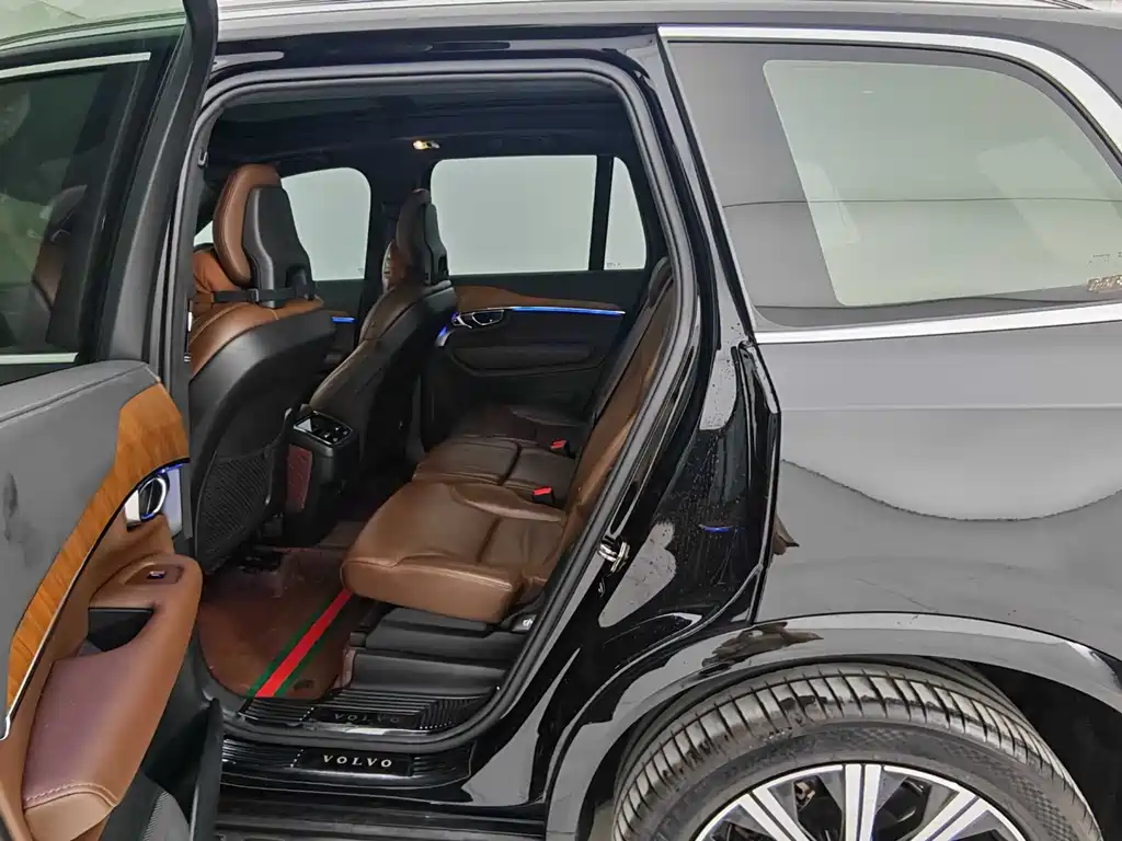 Volvo XC90 2022 B5 Momentum 7-Seater