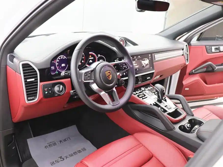Porsche Cayenne Coupé 3.0T Platinum Edition 2023