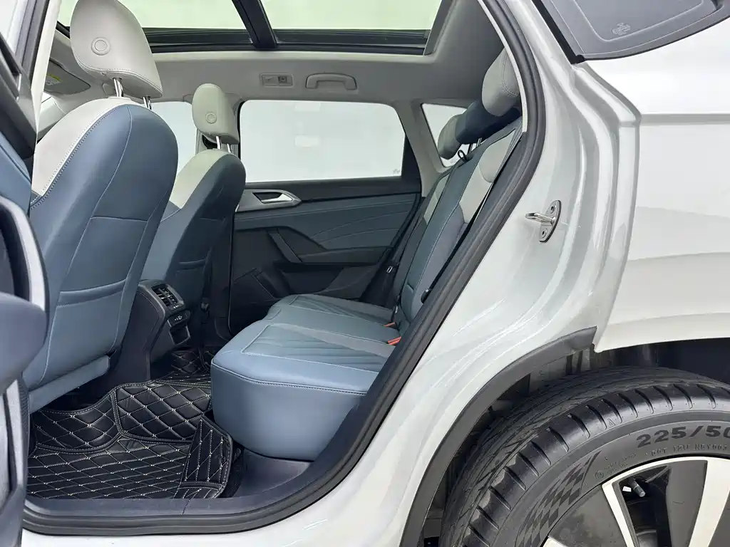 Volkswagen Tharu 2023 300TSI 2WD Moonlight Edition