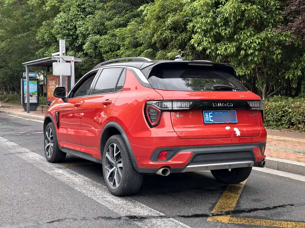 Lynk & Co 01 2017 2.0T AWD Pro