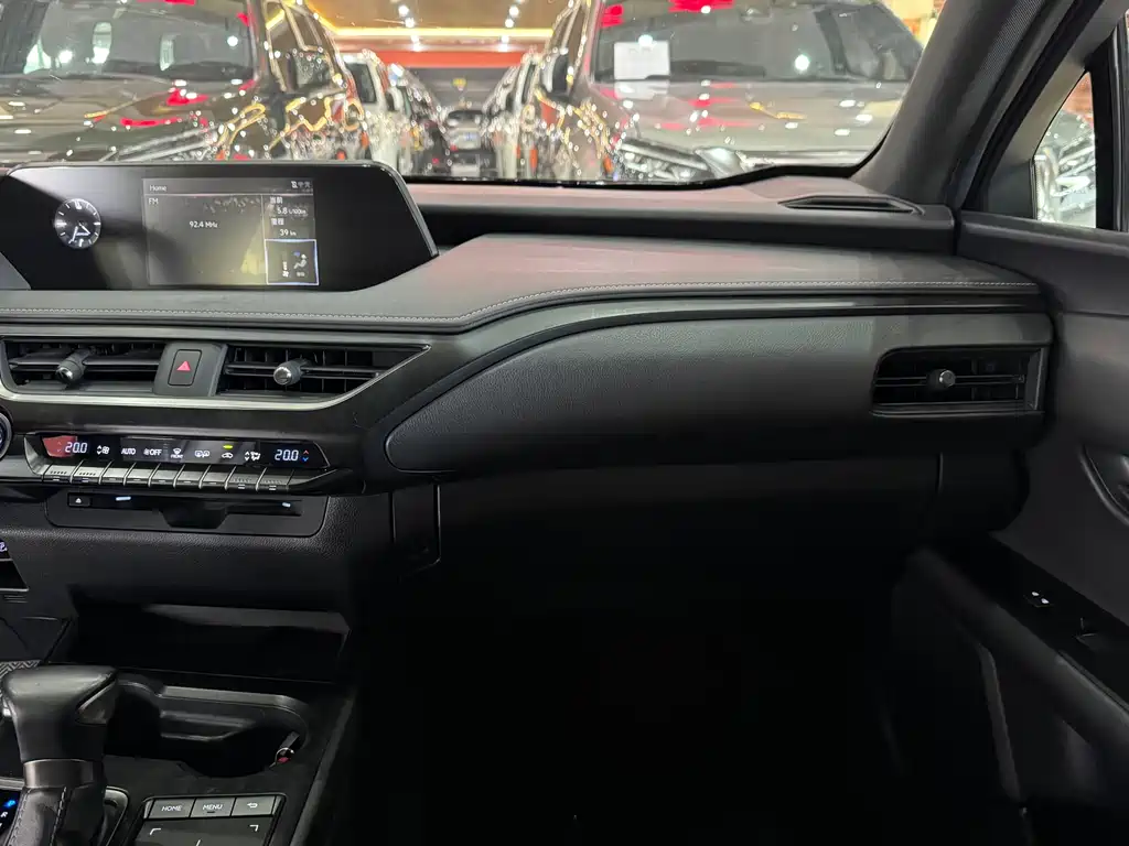 Lexus UX 2019 260h F Sport China V