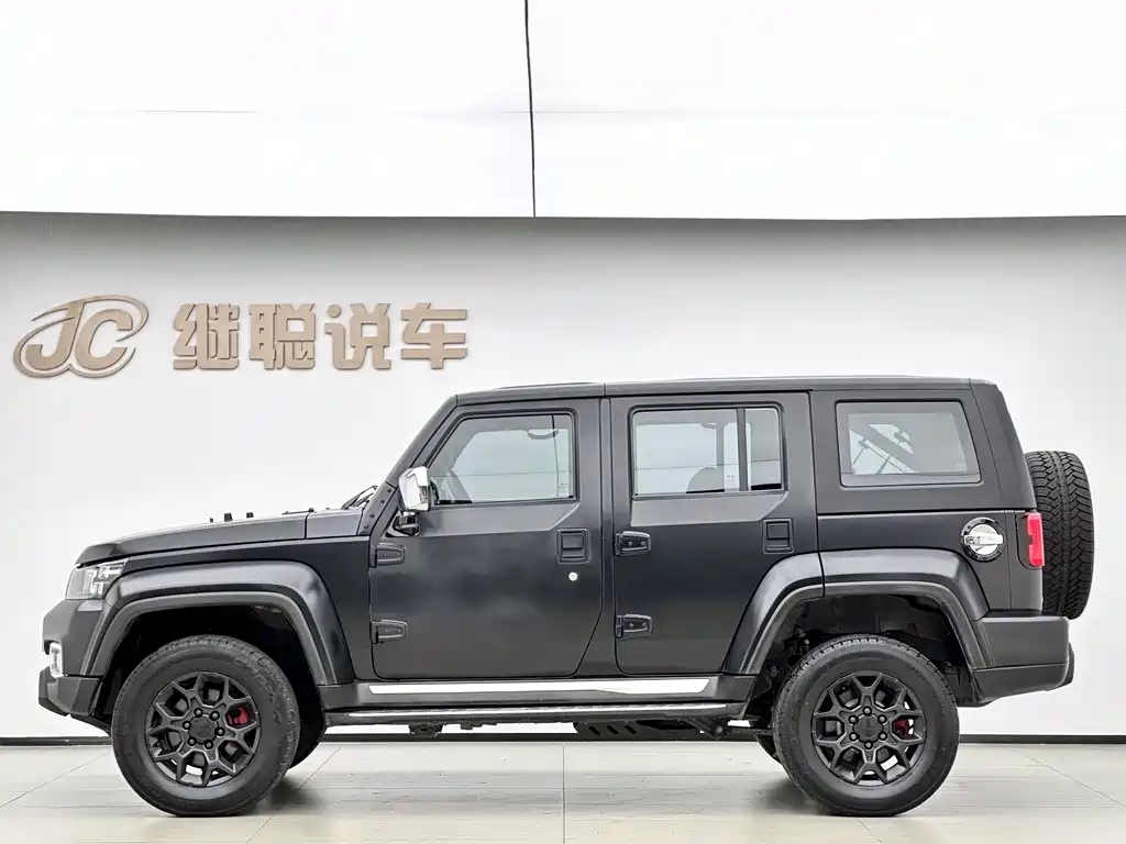 Beijing BJ40 2021 2.0D AT 4WD Blade Hero Knight Edition