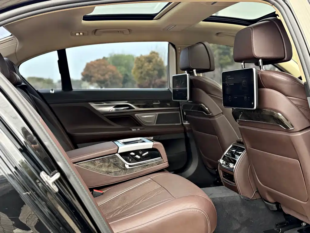 BMW 7 Series 2016 730Li Luxury
