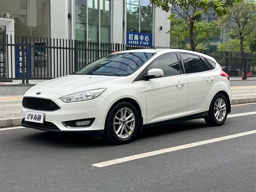 Ford Focus 2015 Hatchback EcoBoost 180 Automatic Elite