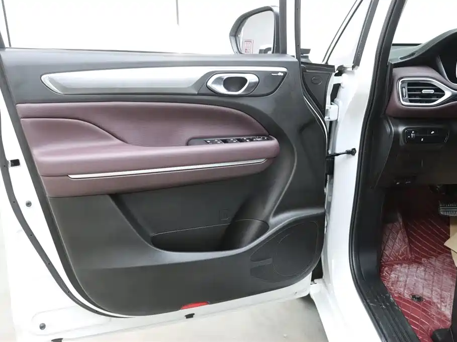 GAC Trumpchi M6 2023 PRO 270T DCT Luxury Edition