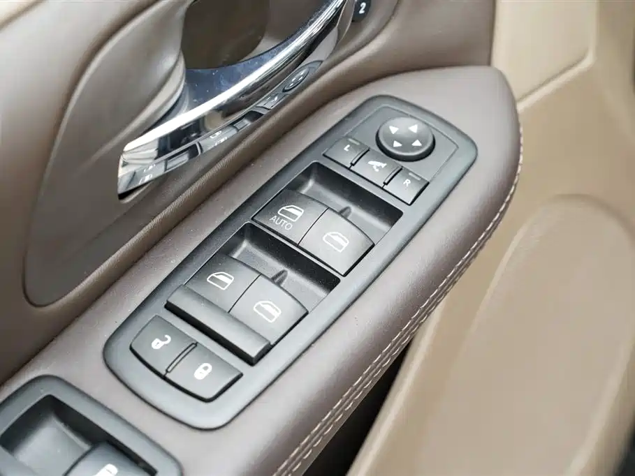 Chrysler Grand Voyager 2013 3.6L Luxury Edition