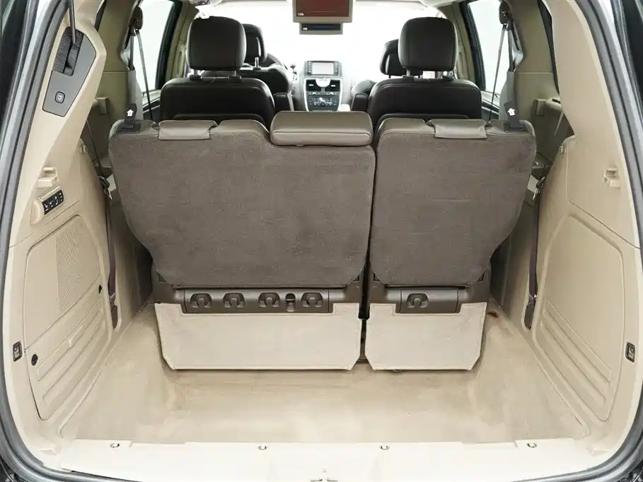 Chrysler Grand Voyager 2013 3.6L Luxury Edition