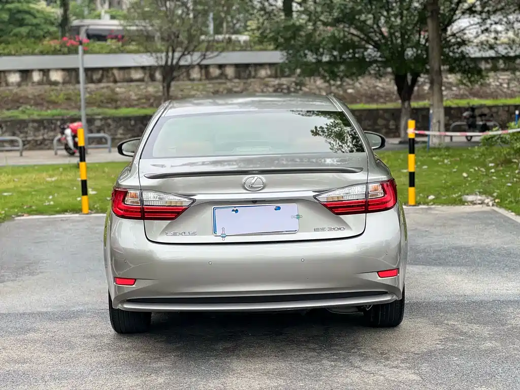 Lexus ES 2015 200 Elite Edition