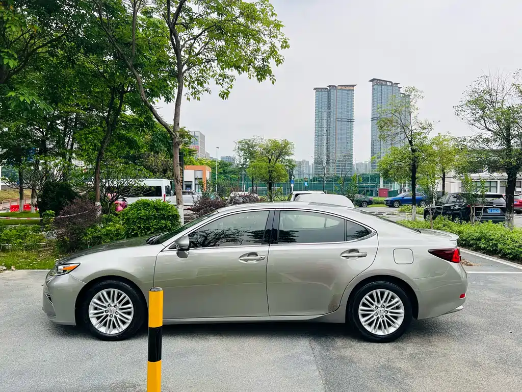 Lexus ES 2015 200 Elite Edition