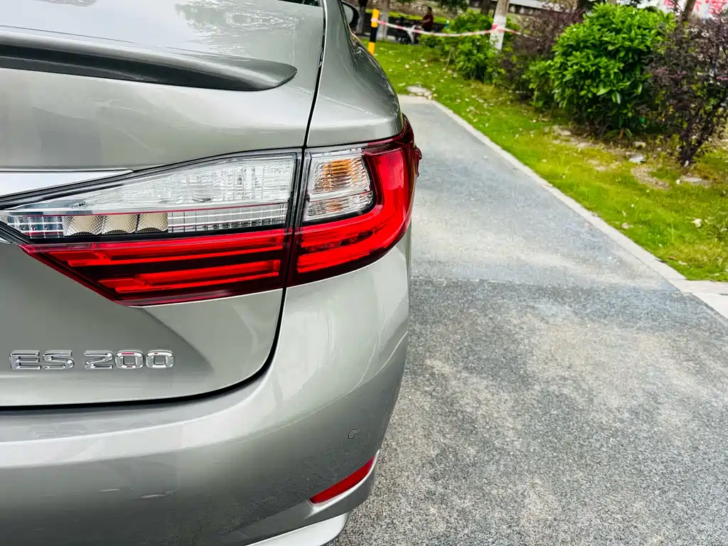 Lexus ES 2015 200 Elite Edition