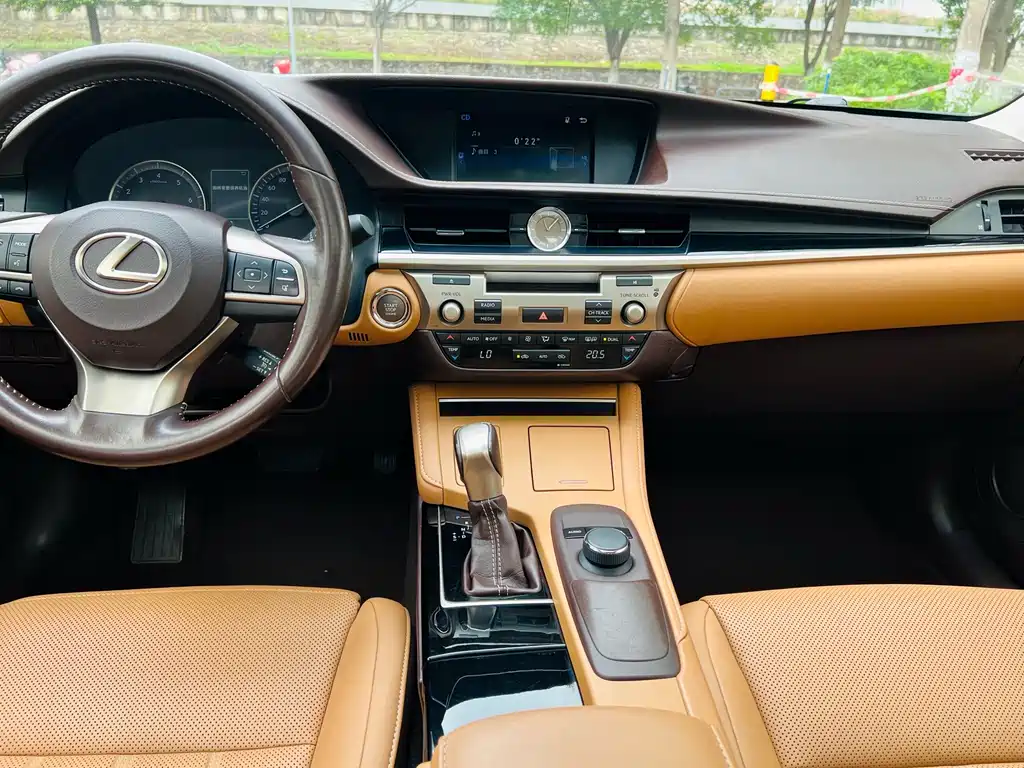 Lexus ES 2015 200 Elite Edition