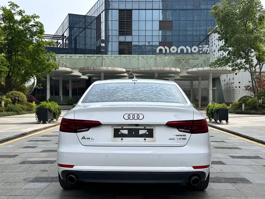Audi A4L 2017 40 TFSI Fashion