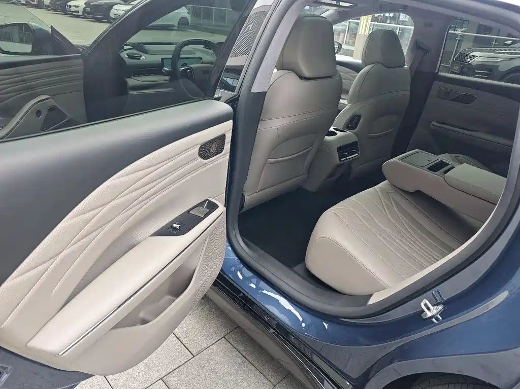 Geely Galaxy Xingyao 8 2025 130km EM-P Starship Edition