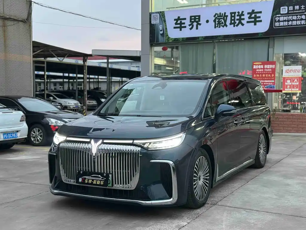 Voyah Dreamer 2025 PHEV AWD Flagship Kunpeng Edition