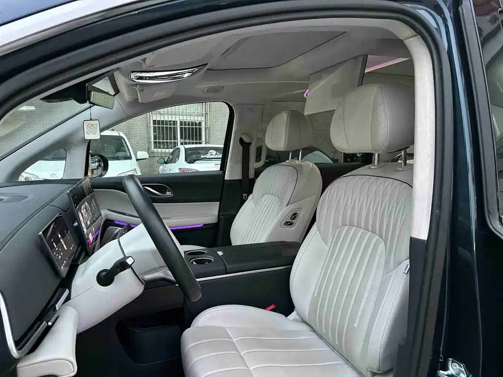 Voyah Dreamer 2025 PHEV AWD Flagship Kunpeng Edition