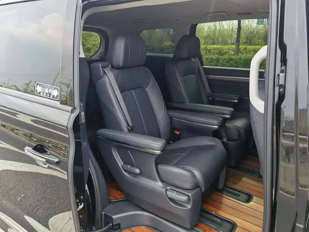 GAC Trumpchi M8 2023 Leader Series 390T Premium Edition