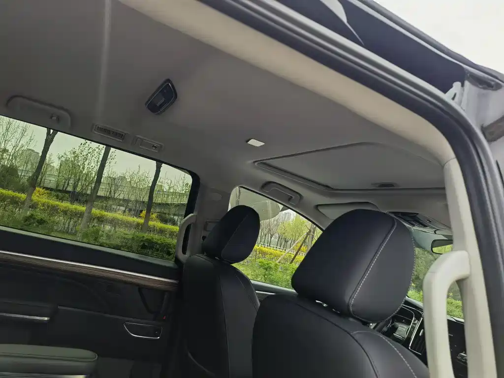GAC Trumpchi M8 2023 Leader Series 390T Premium Edition