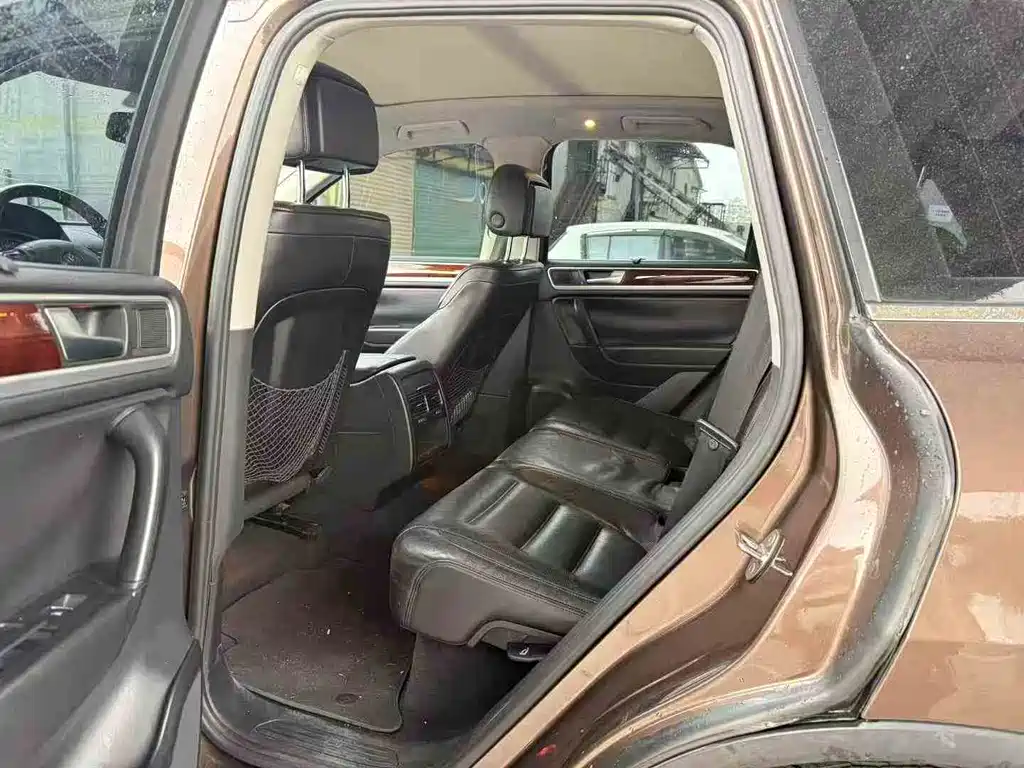 Volkswagen Touareg 2012 R-Line Luxury Edition