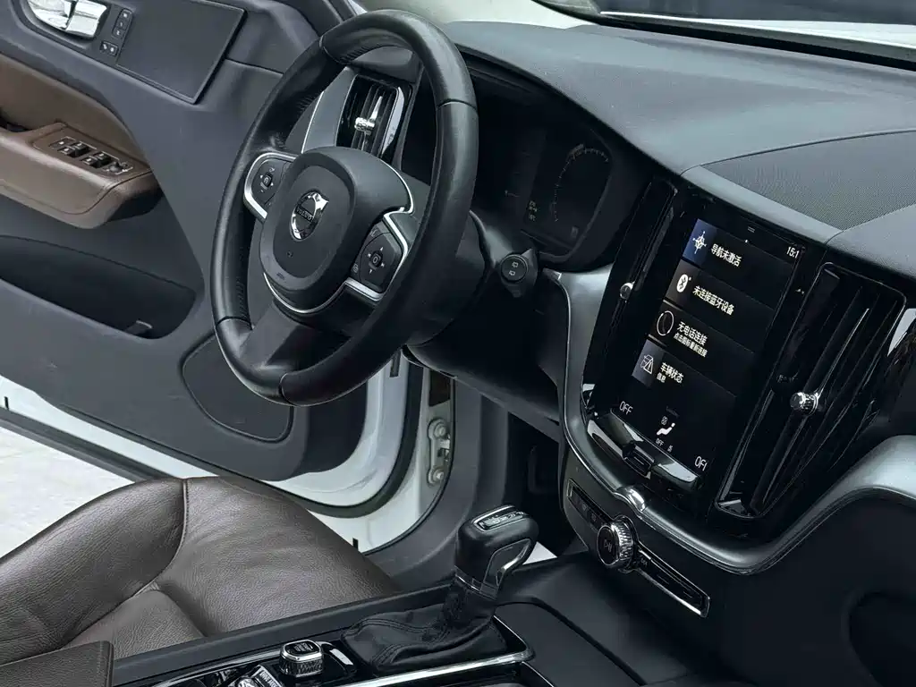 Volvo XC60 2018 T5 AWD Inscription