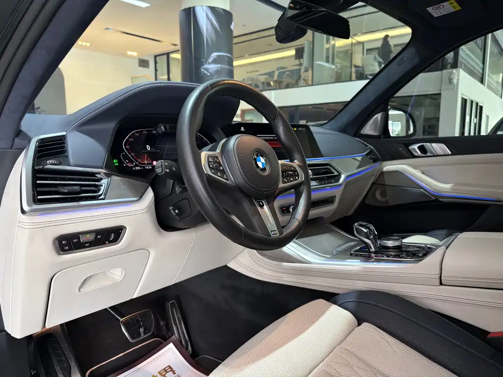 BMW X7 2021 xDrive40i Executive M Sport Package