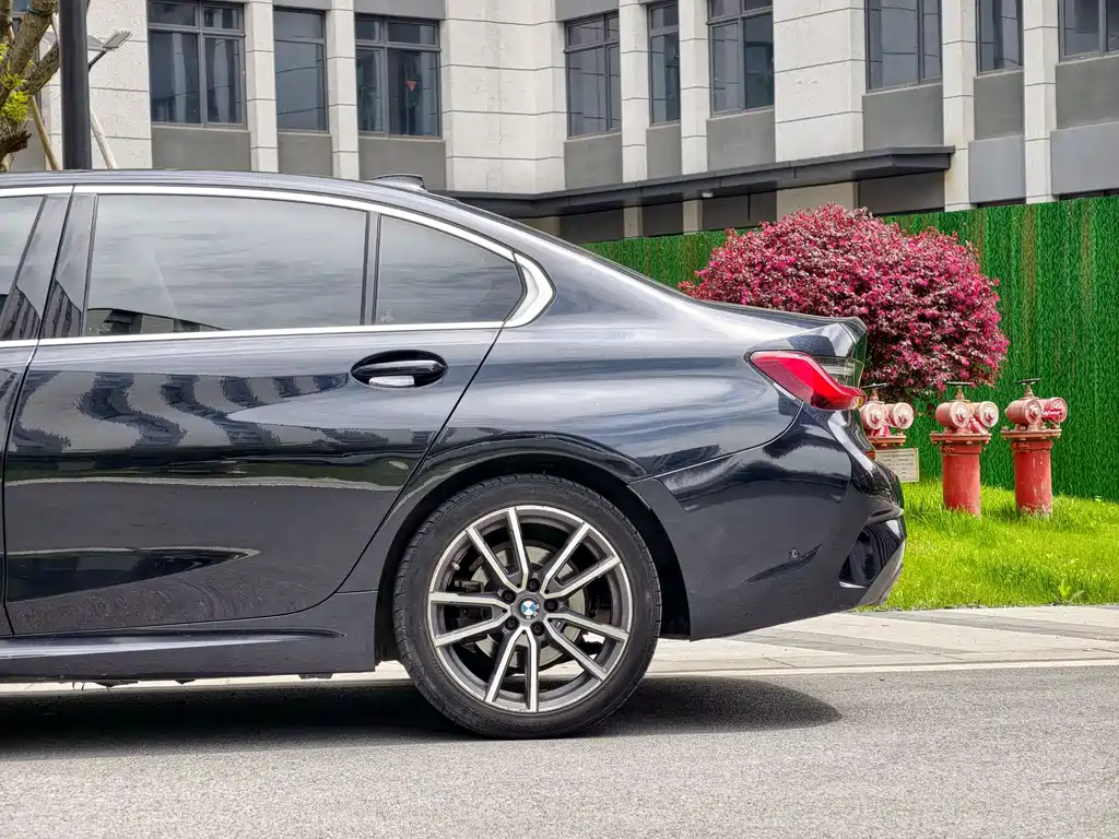 BMW 3 Series 2021 325Li M Sport Package