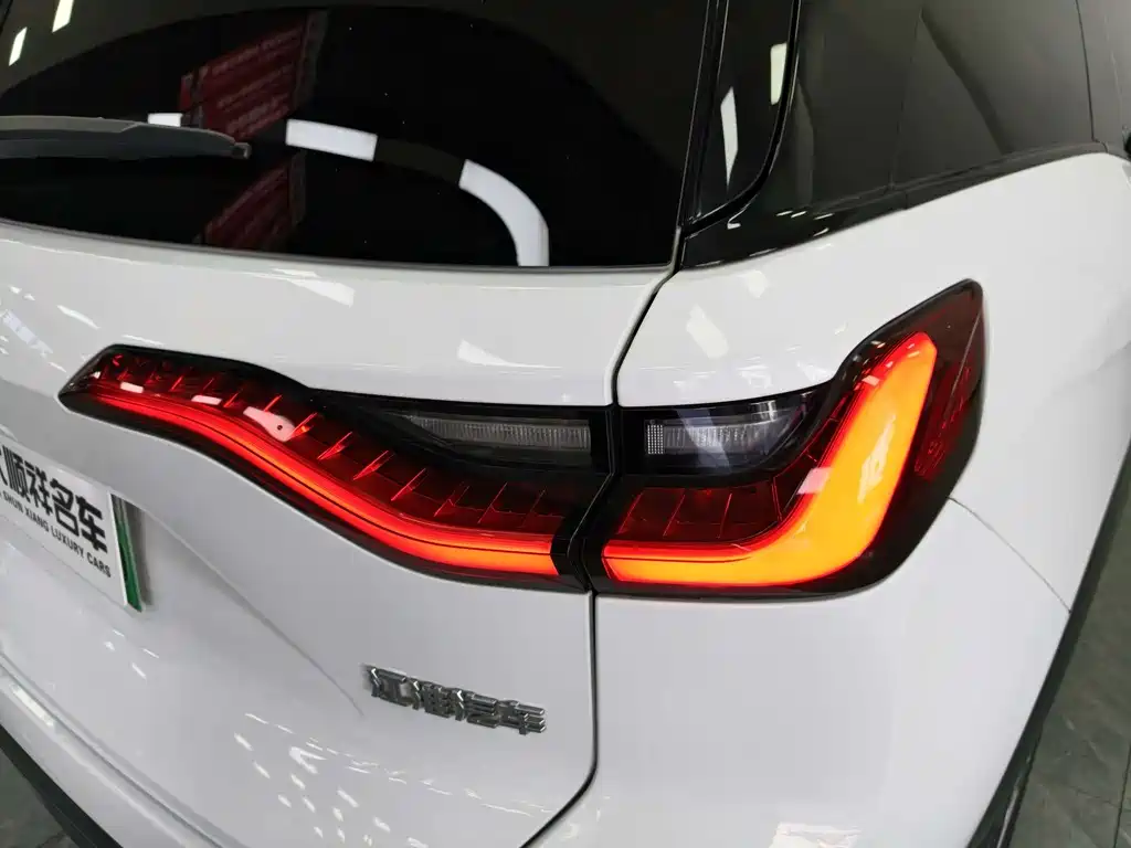 NIO ES8 2018 355km Base Edition 7-seat