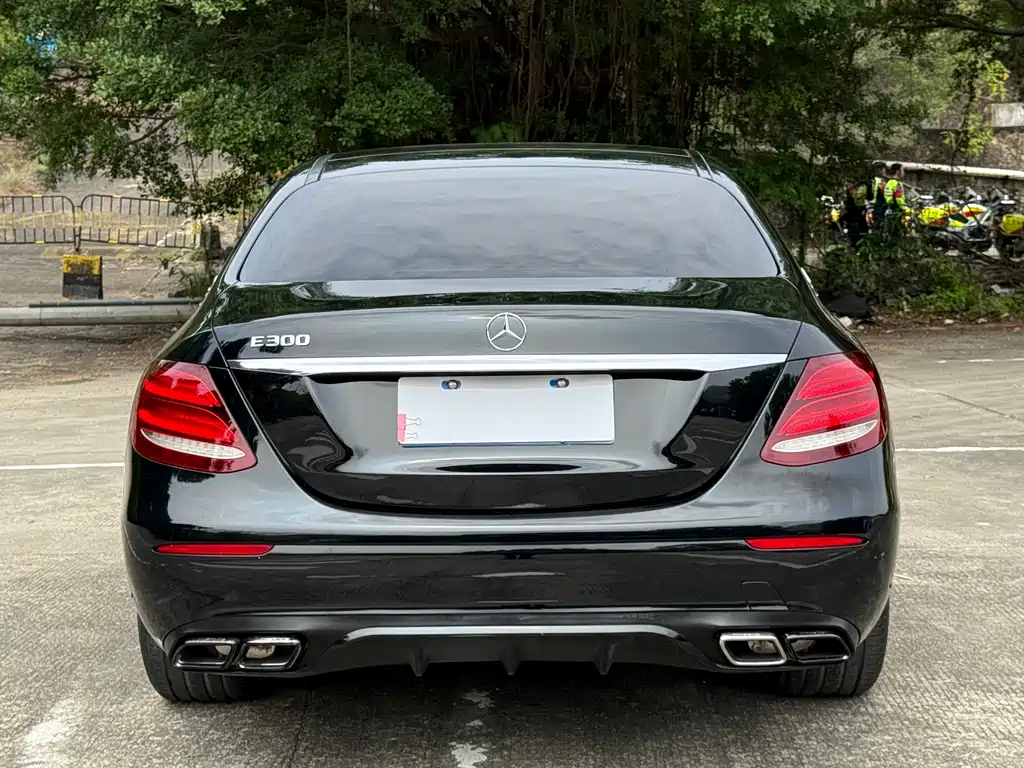 Mercedes-Benz E-Class 2018 E 300 L Luxury