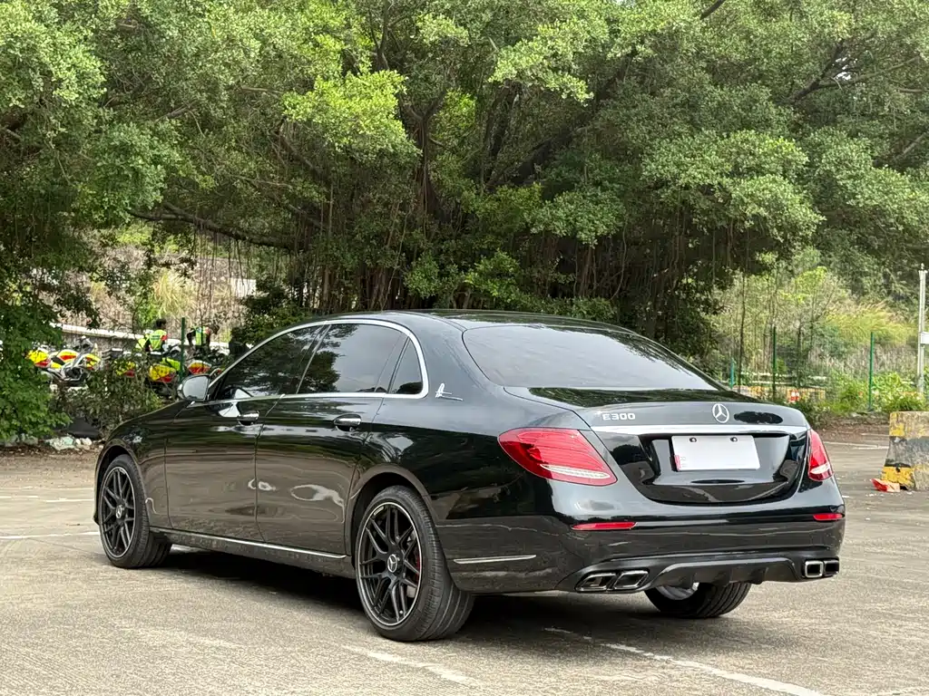 Mercedes-Benz E-Class 2018 E 300 L Luxury