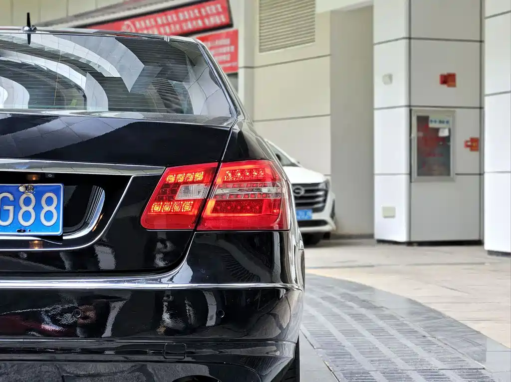 Mercedes-Benz E-Class 2011 E 300 L Fashion Luxury Edition