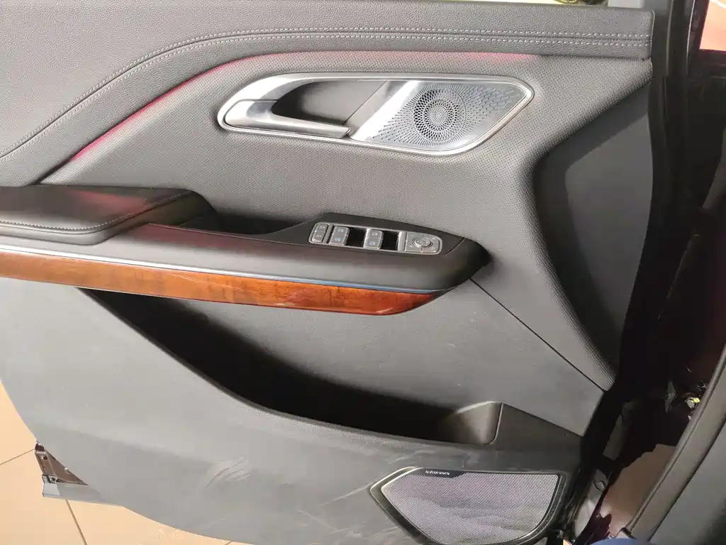 Hongqi HQ9 PHEV 2024 2.0T AWD Luxury Edition
