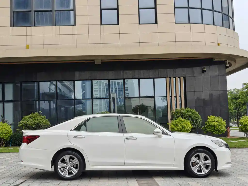 Toyota Crown 2015 2.0T Fashion Edition