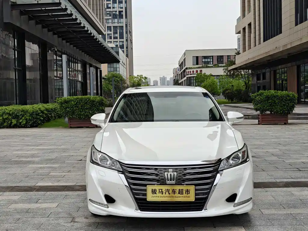 Toyota Crown 2015 2.0T Fashion Edition