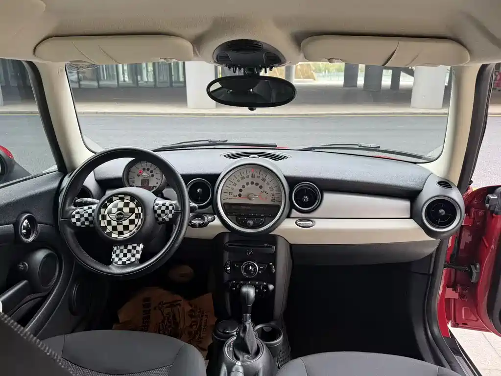 MINI 2011 1.6L ONE
