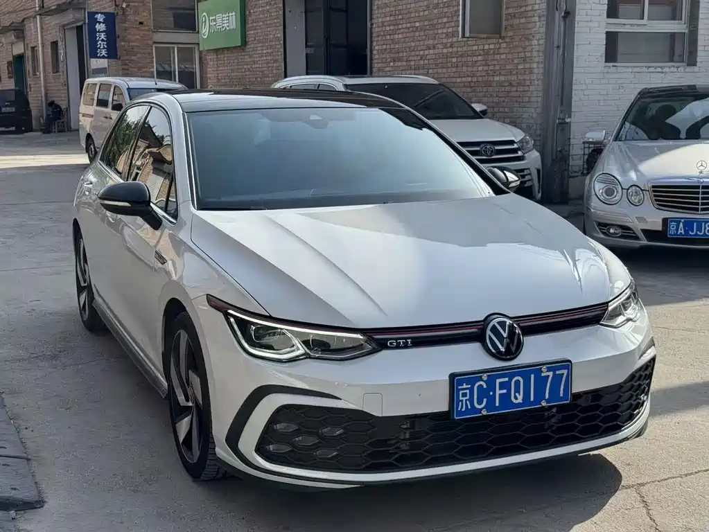 Volkswagen Golf GTI 2023 380TSI DSG