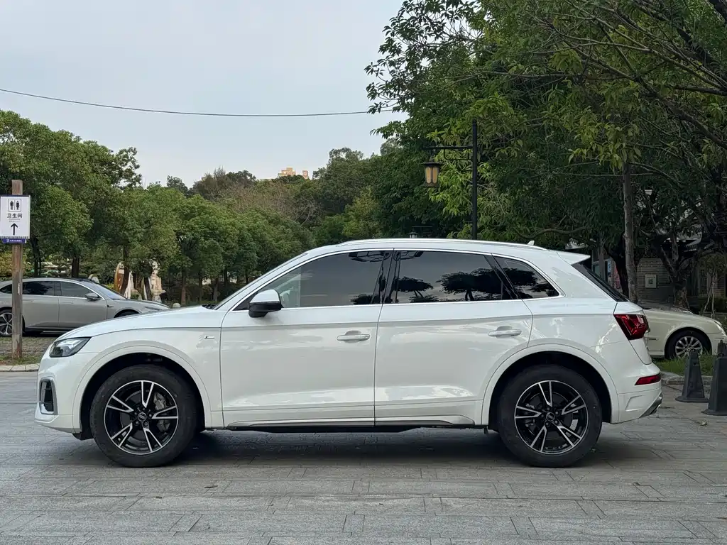 Audi Q5L 2023 40T Ice Sports Edition
