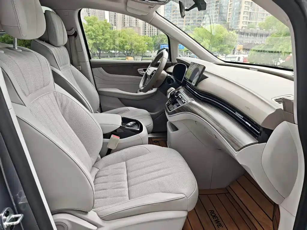 Roewe iMAX8 NEV 2022 Golden Edition