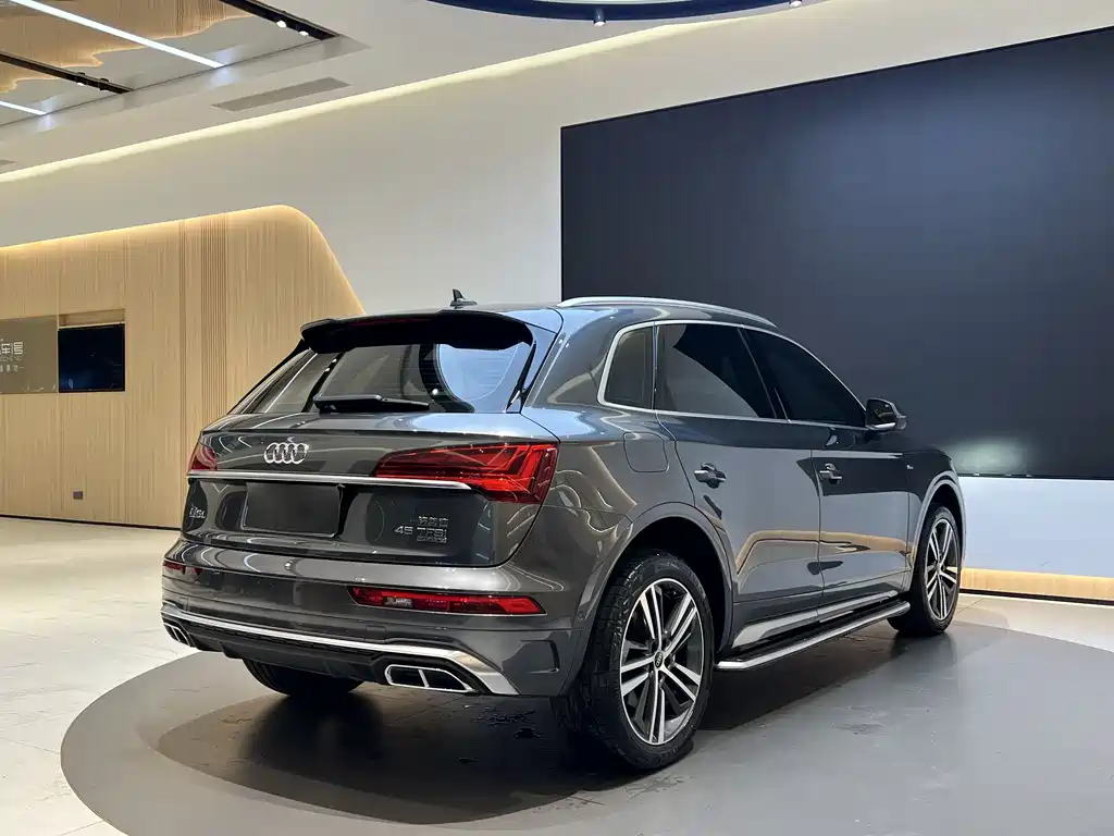 Audi Q5L 2022 45T Luxury Dynamic