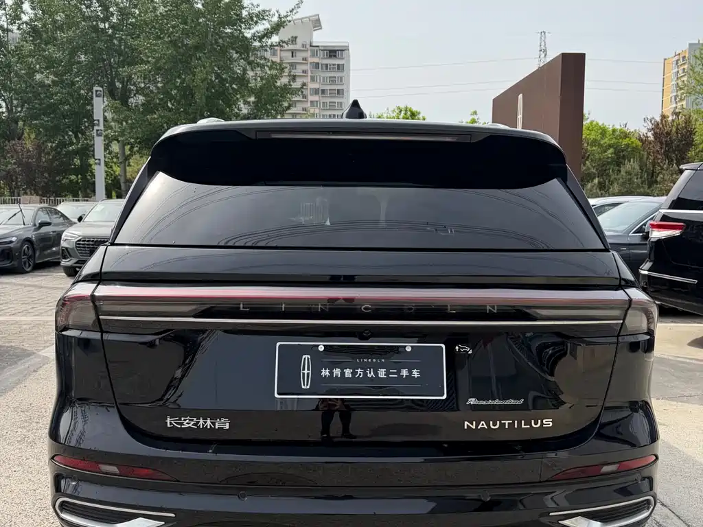 Lincoln Nautilus 2025 2.0T AWD President Hybrid Edition