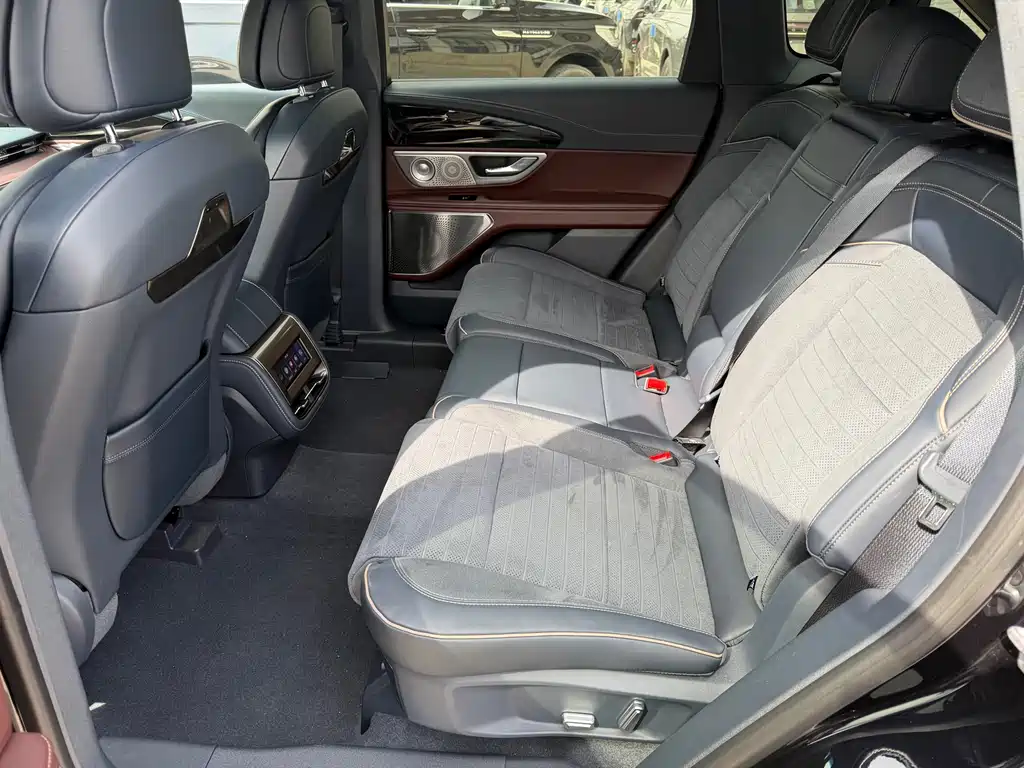 Lincoln Nautilus 2025 2.0T AWD President Hybrid Edition
