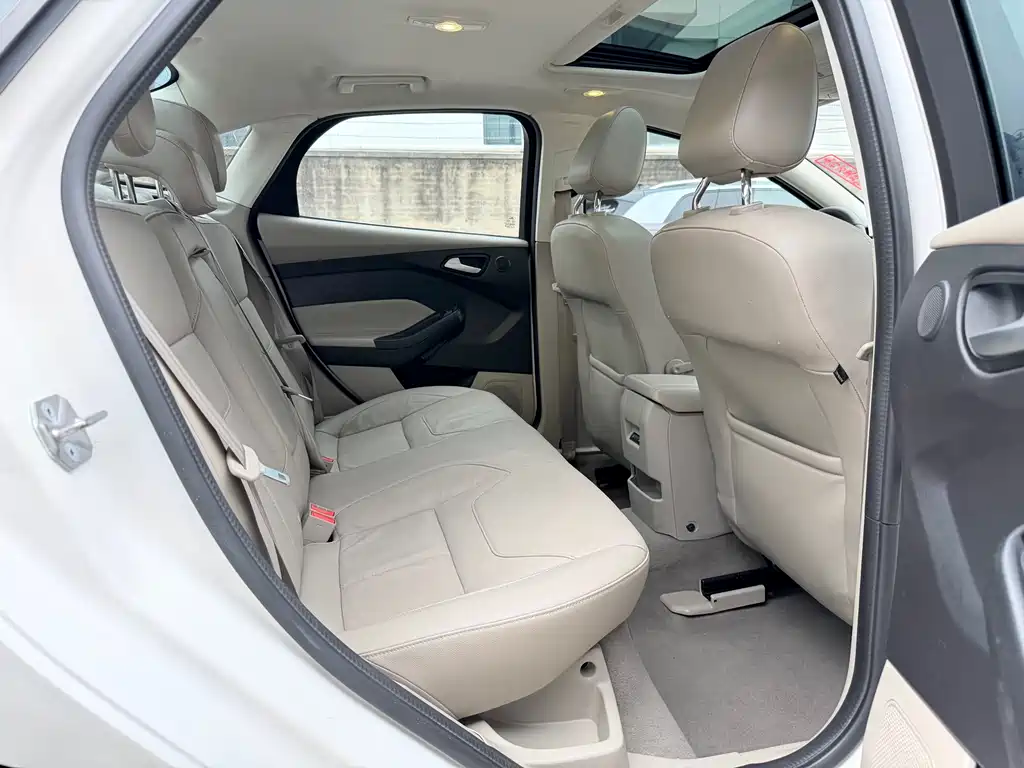 Ford Focus 2017 Sedan EcoBoost 180 Automatic Flagship